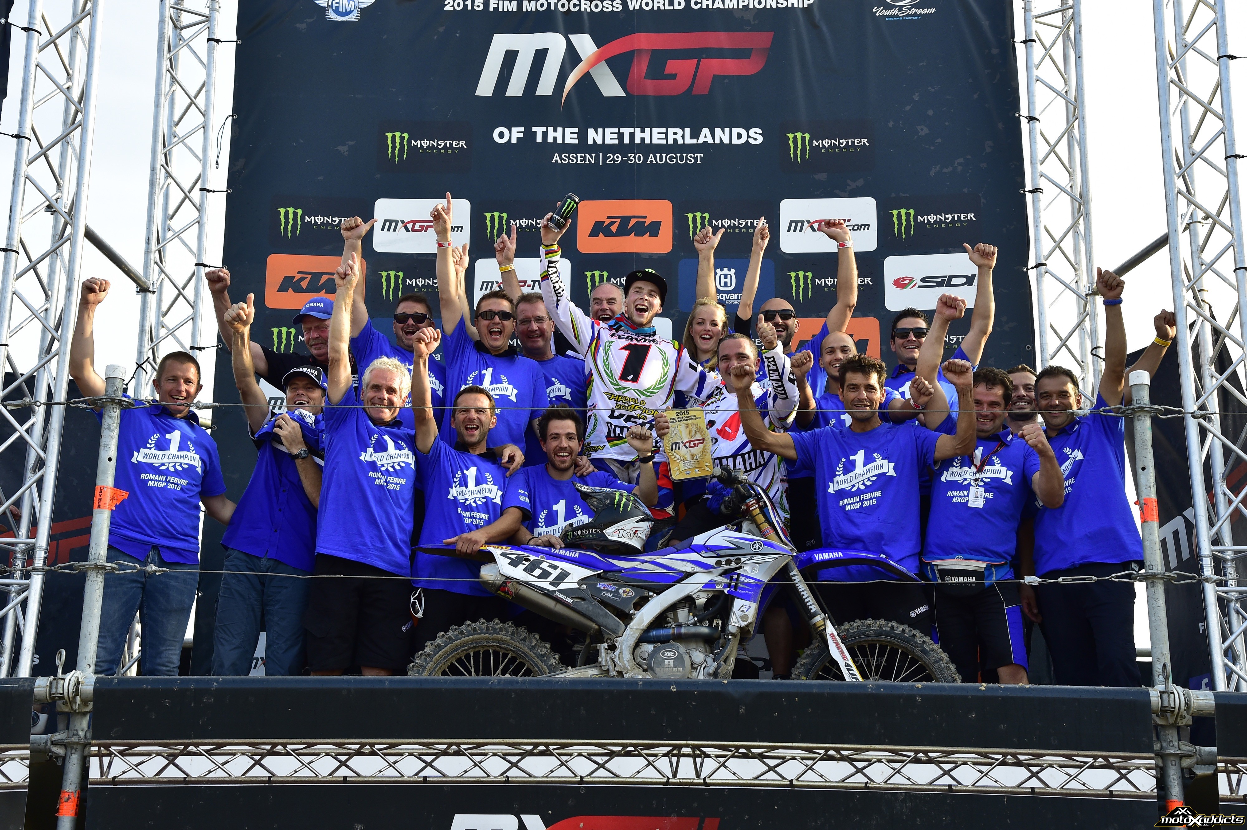 Romain Febvre clinched the 2015 MXGP Championship with four motos to go. 