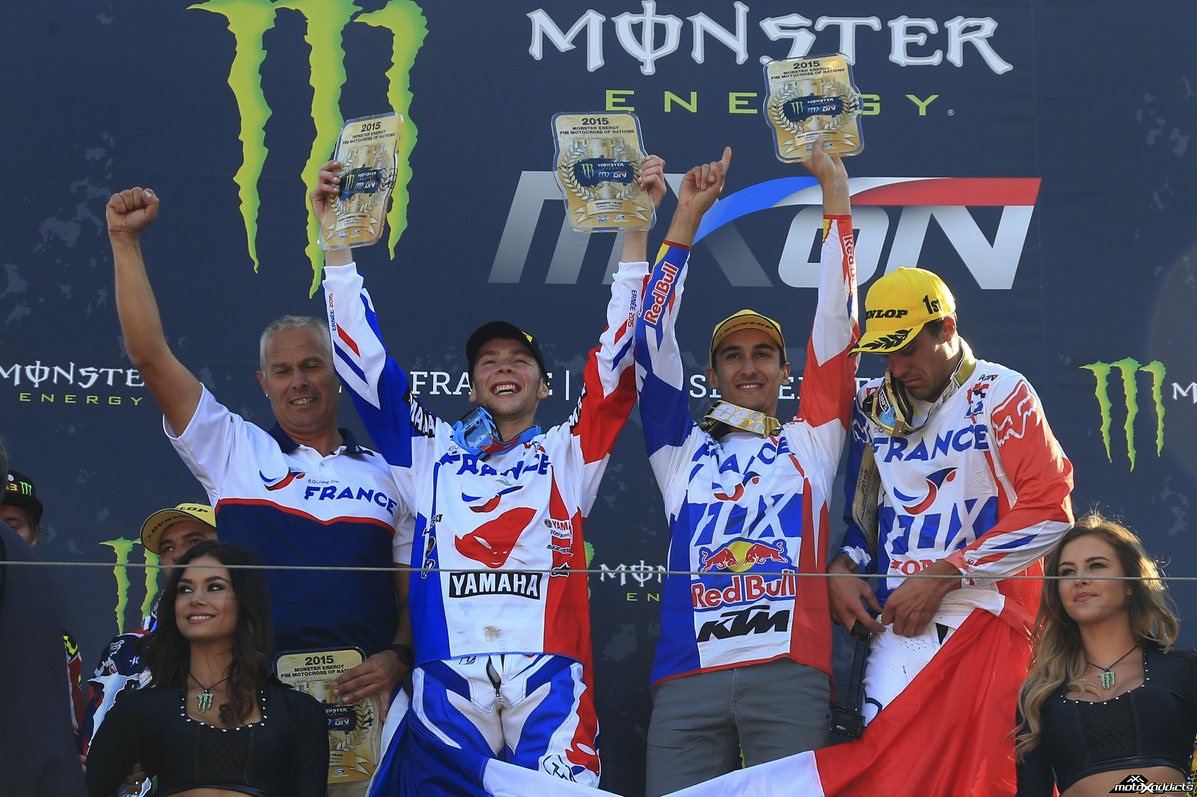 Romain (Team France rider on left) helped lead Team France to a victory with the only 1-1 score of the 2015 MXoN. 
